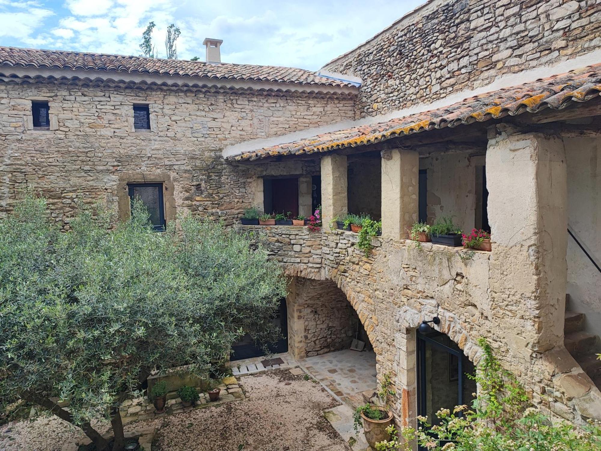 Hotel Magnanerie De Sainte Croix Exterior foto