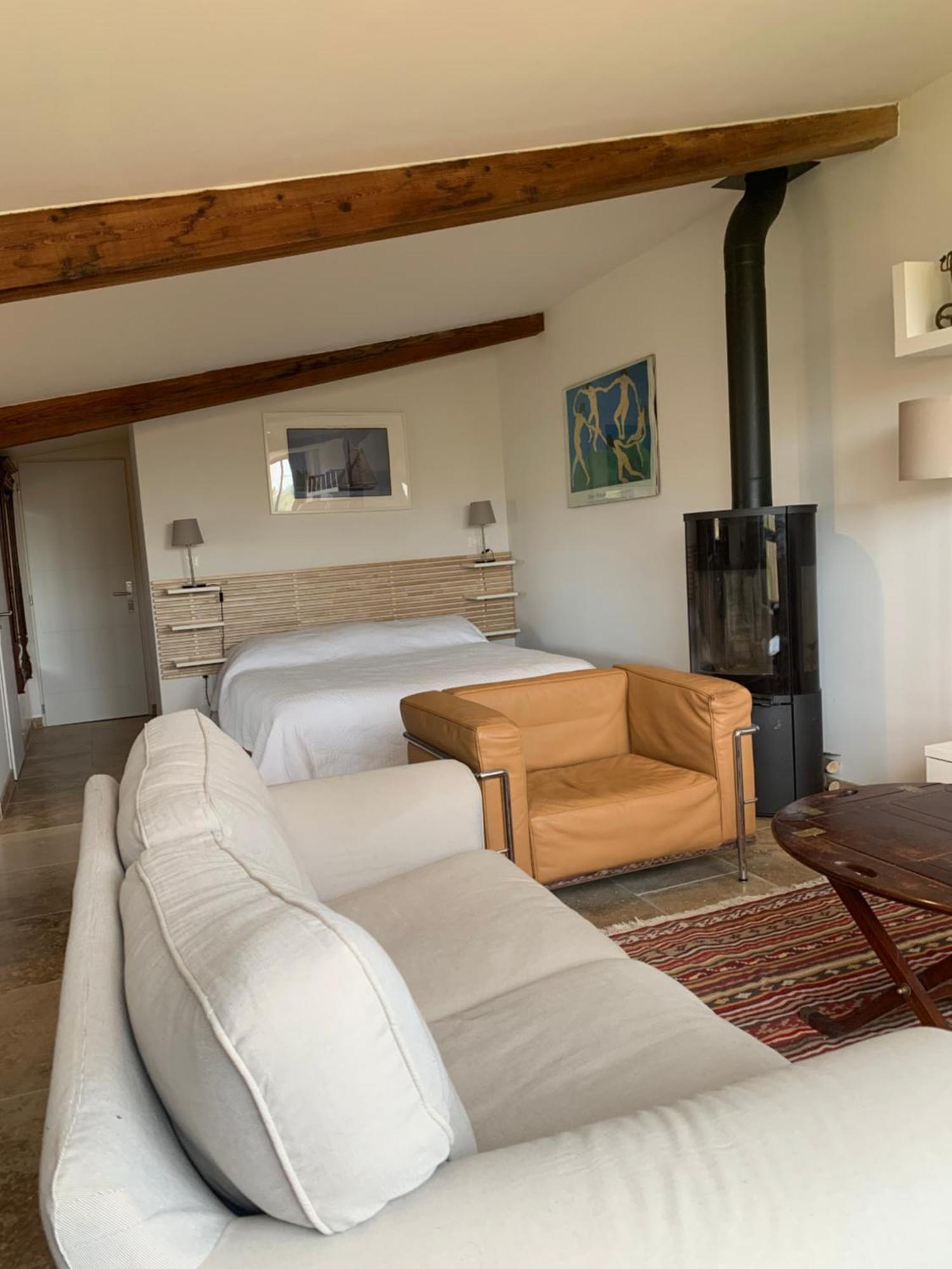 Hotel Magnanerie De Sainte Croix Zimmer foto